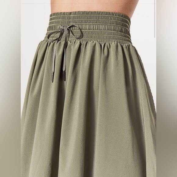 Lululemon The Everyday Skirt in Sage - EXCELLENT/LIKE NEW CONDITION - Picture 2 of 8